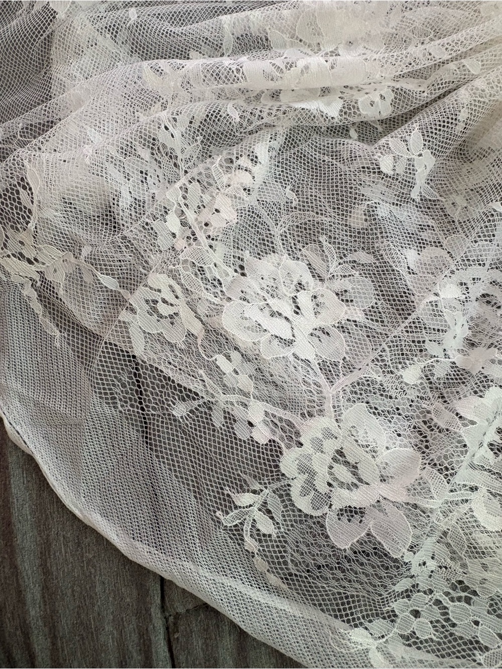 Gorgeous Vintage Floral Stretch Lace Fabric in Chalk